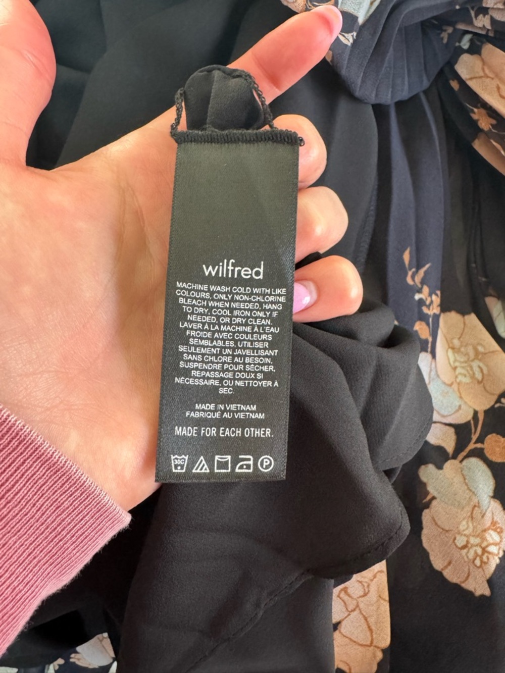 Aritzia Wilfred pleated midi skirt - Picture 4 of 5